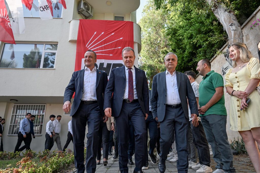 BAŞKAN SEÇER, CHP AİLESİ İLE BAYRAMLAŞTI (5)