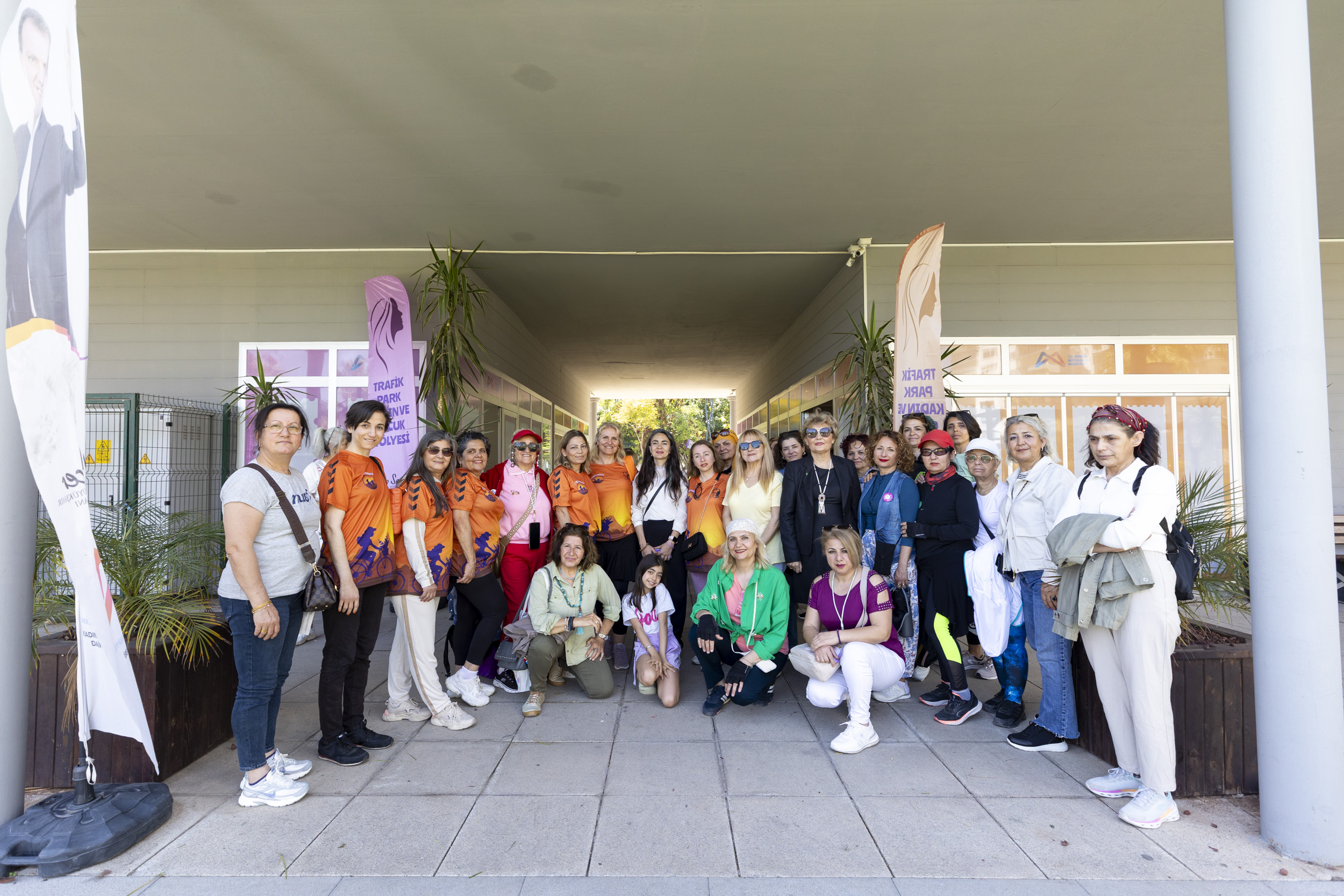 BÜYÜKŞEHİR, FARKINDALIKLA KADIN SAĞLIĞINA IŞIK TUTUYOR (1)