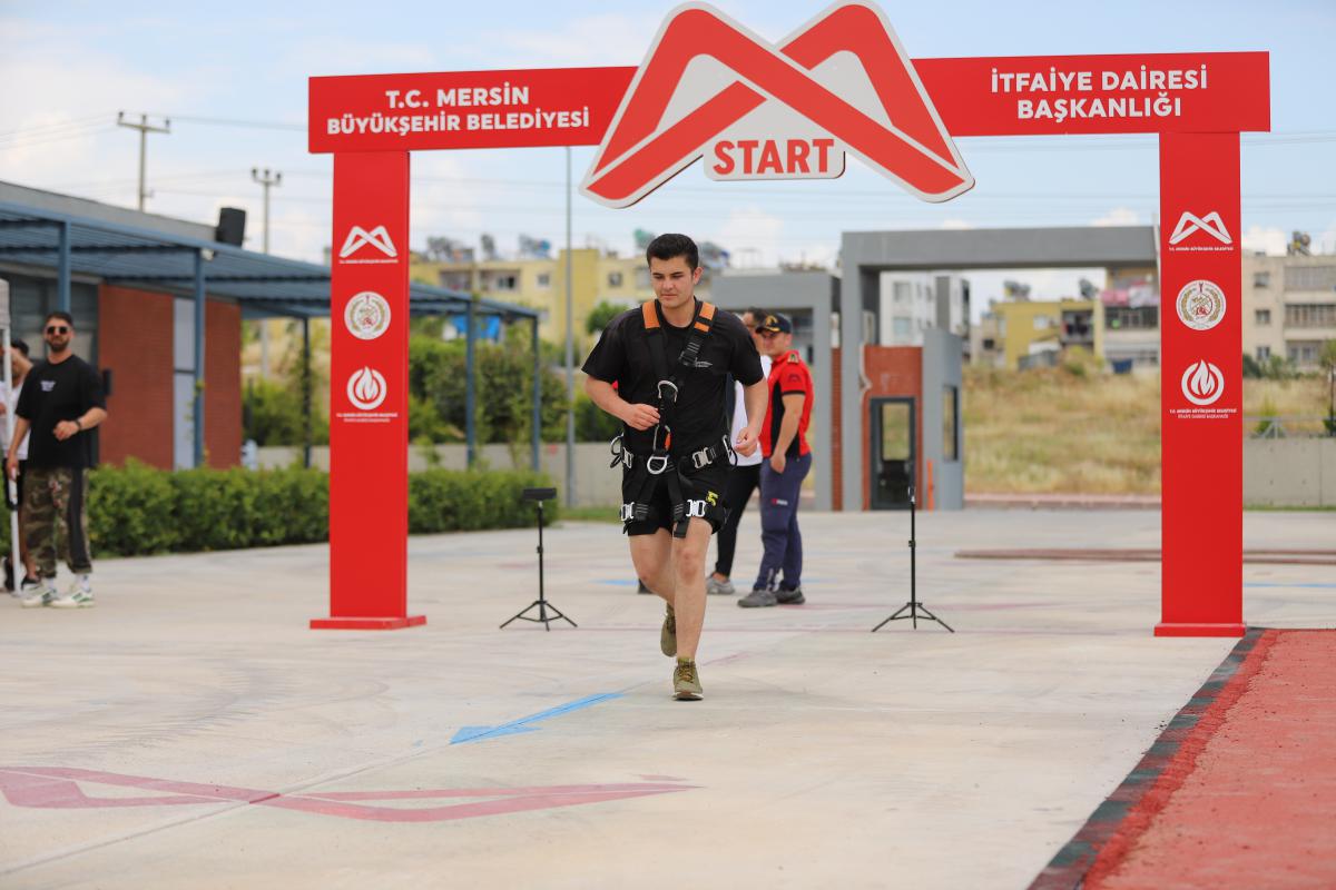 buyuksehir-itfaiyesi-kadrosunu-genisletiyor-2jpg-61330220250607084430 (1)