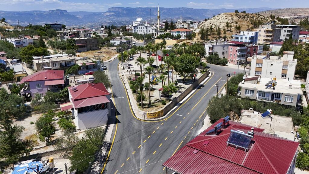 buyuksehirin-ilcelerdeki-asfalt-seferberligi-devam-ediyor-1-27524420250603084036