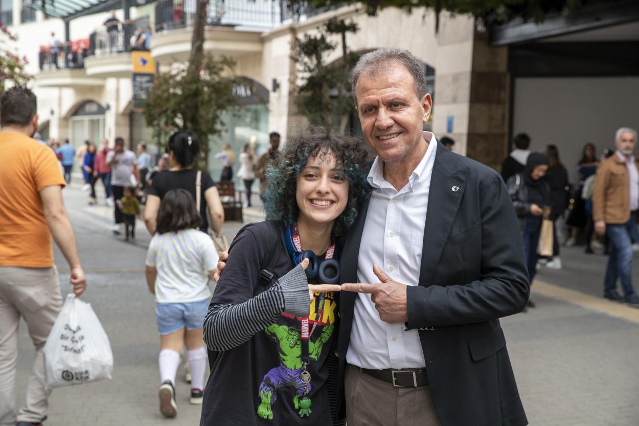 buyuksehirin-ogrenim-yardimlari-ile-gencler-umut-dolu-4jpg-76644420250612090223