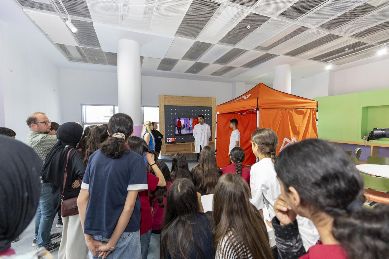 mersin-buyuksehir-belediyesinden-ogrencilere-sanal-gerceklik-ile-afet-egitimi-1jpg-50138720250520091158